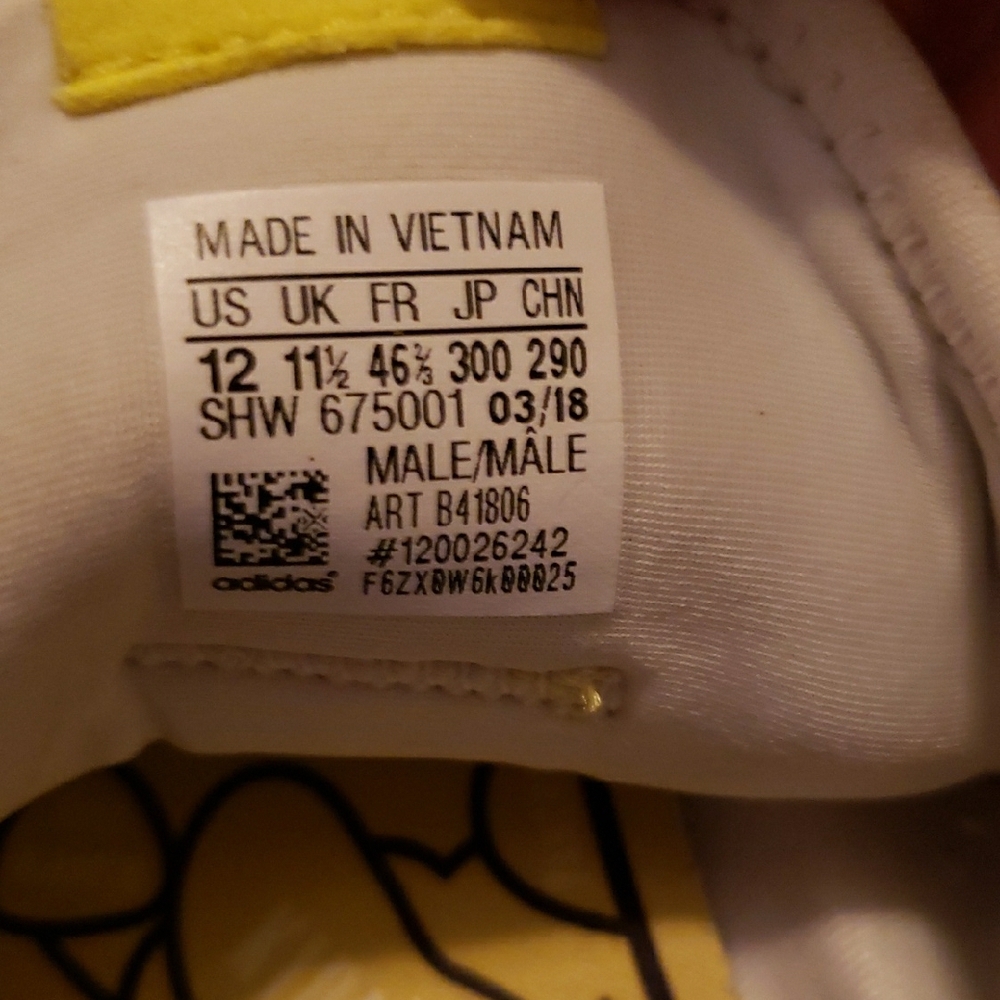 Adidas Men's White Sneakers with Yellow Accents - Picture 4 of 8